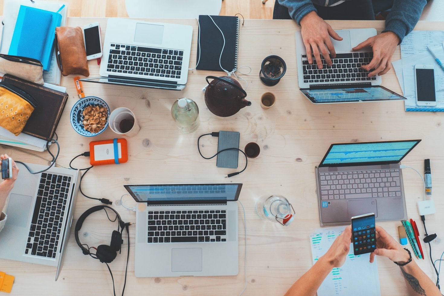 Get ahead of the game! Recognize and avoid common social media mistakes to boost your brand’s visibility and engagement.